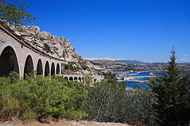 Le viaduc de Corbières sur la ligne de Port-de-Bouc.