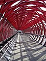 La passerelle de la gare, vue de l'intérieur.