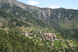 The village of Rosazia, situated in a cirque