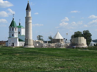 Minareto apud preĝejo en Bolgar