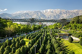 Dîmenek ji demsala biharê, Tehran.