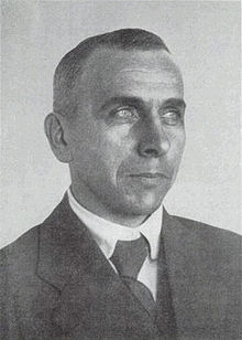 Black and white bust photograph of Wegener taken around 1925