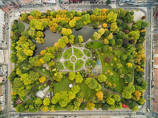 Công viên St Stephen's Green ở Dublin, Ireland Ảnh: Dronepicr/King of Hearts