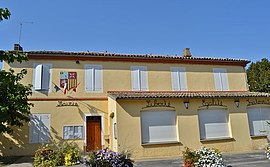 The town hall in Parisot