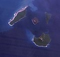 Imej satelit kaldera Krakatau di Selat Sunda antara wilayah-wilayah Lampung dan Banten, Indonesia