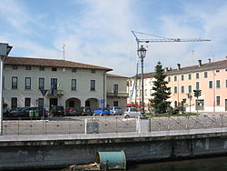 Isorella, ang Munisipyo sa plaza Roma