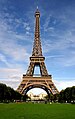 Tháp Eiffel là tượng đài nổi tiếng nhất ở Paris, Pháp