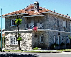 Another two-story chalet with hipped roof and dormer