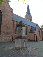 Waterpomp (18e eeuw) op het Geertekerkhof