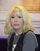 Amanda Lear, cântăreață britanică-chineză