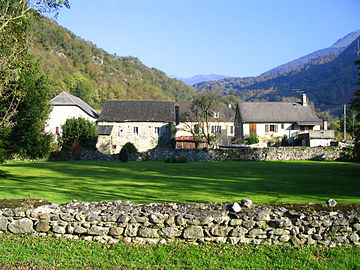 Village de Castet.