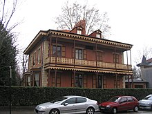 Le chalet Marie Louise depuis le boulevard des États-Unis.